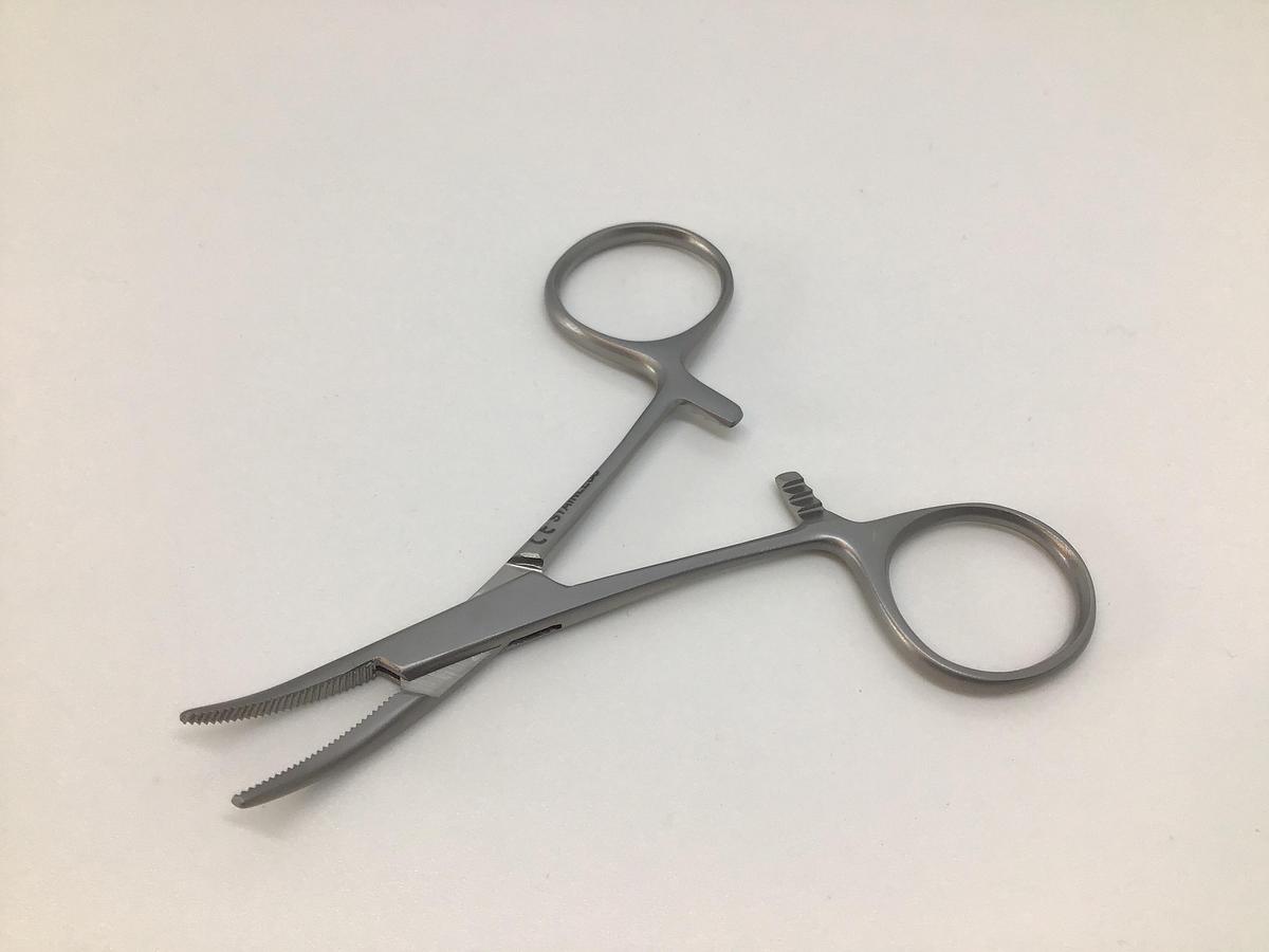 Baby Mosquito Forcep Curved 90mm