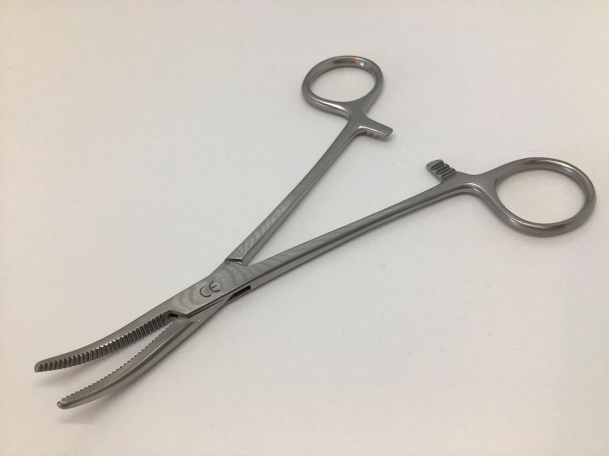 Spencer Wells Forcep Curved 150mm