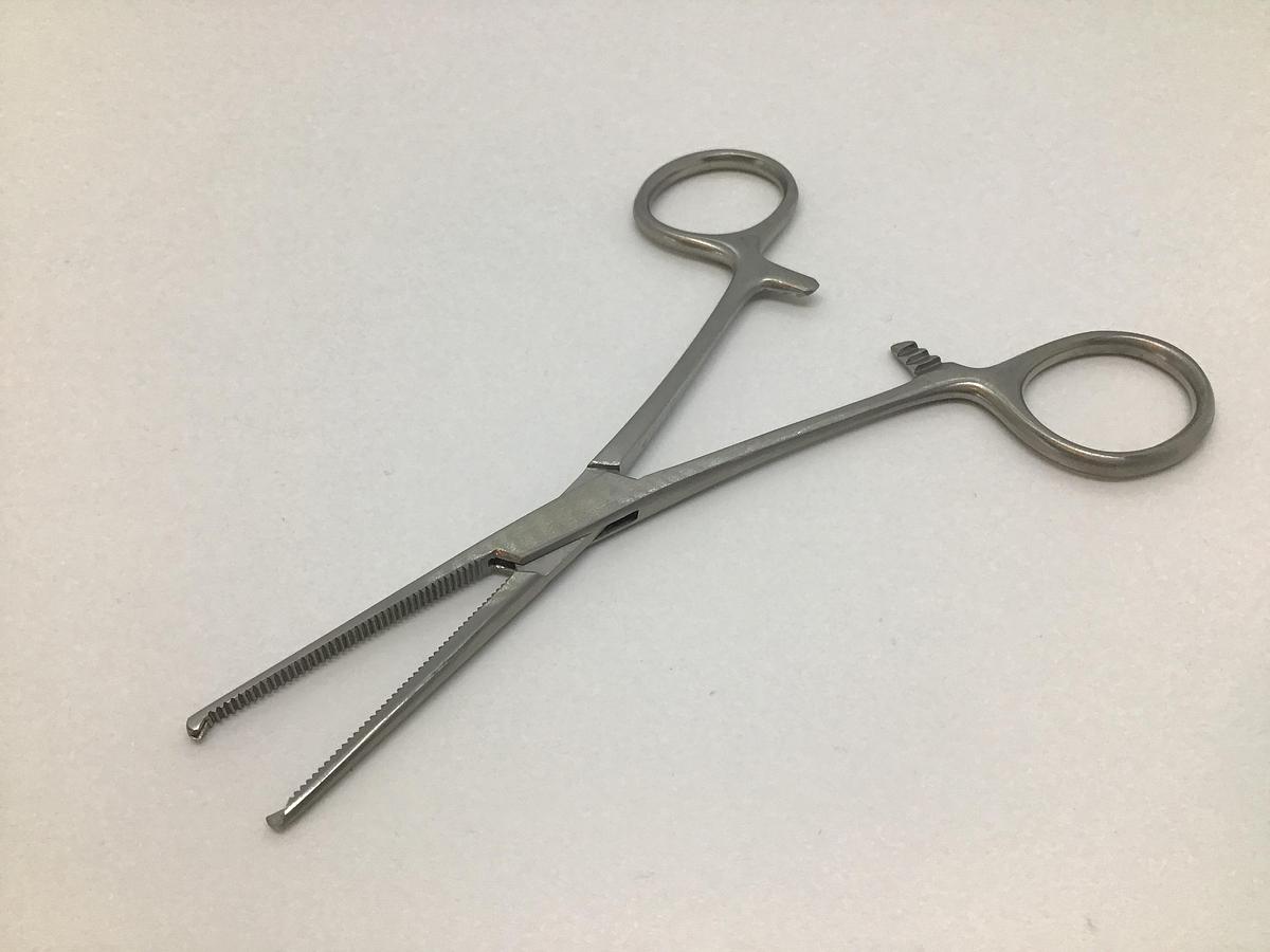 GB Medical Kocher Straight 1 in 2 Teeth 130mm