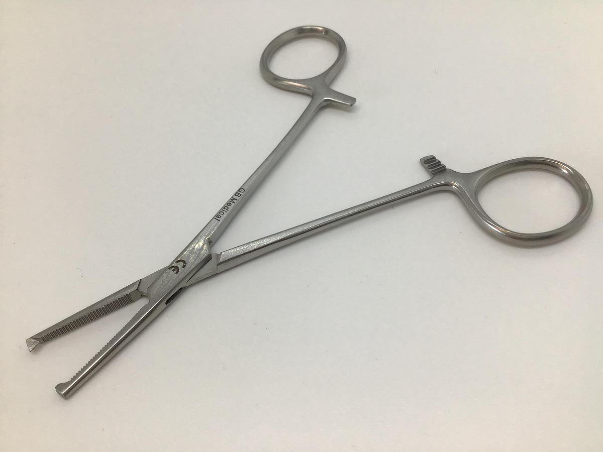 GB Medical Halsted Mosquito 1 in 2 Teeth 125mm