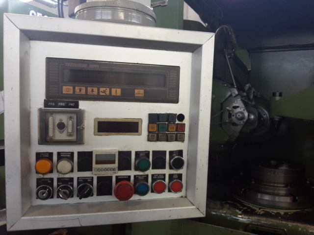 Used Pfauter P-630 PLC