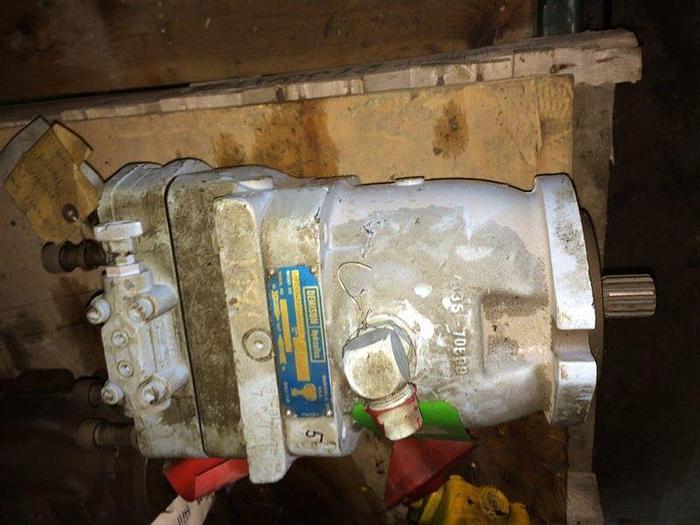 Used Hydraulic Drive Motor - 52264579-R