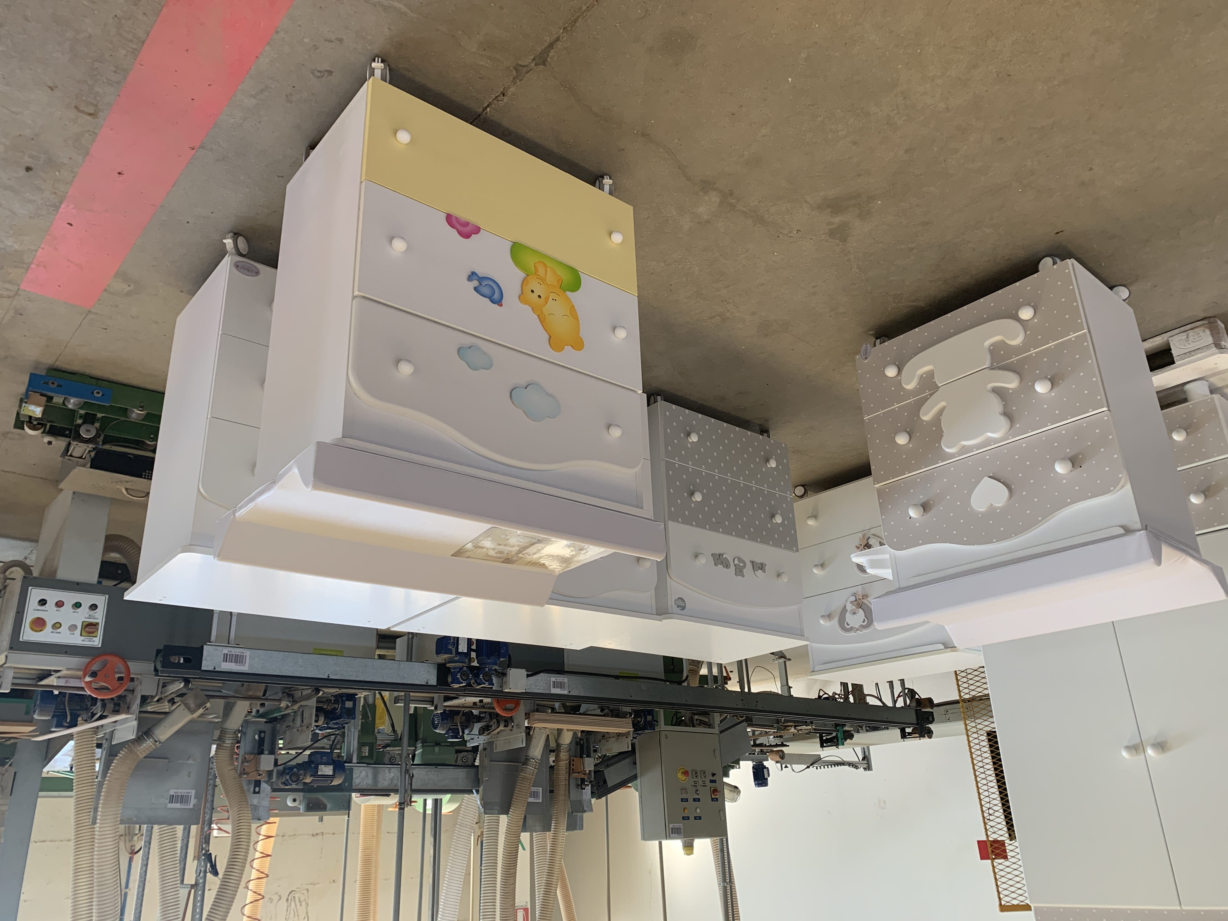 Usato Magazzino completo di una fabbrica di produzione lettini di alta qualità