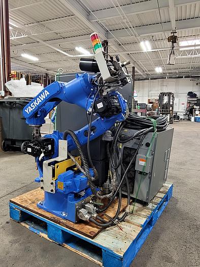 Used Yaskawa Motoman MA1440 Industrial Welding Robot with Motoweld RL350