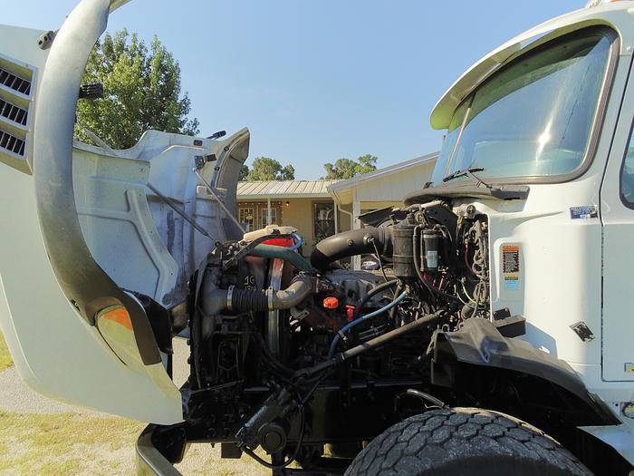 Used 2010 MACK GU 813