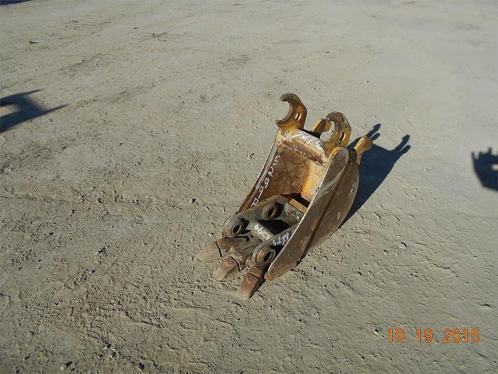 Used 12" BUCKET W/ JOHN DEERE QUICK ATTACH SET UP , QUICK COUPLER EXTRA $$.