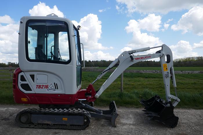 Used 2015 TAKEUCHI TB216