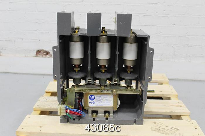Unused Allen Bradley 1502-V4CBD1 Vacuum Contractor #43065