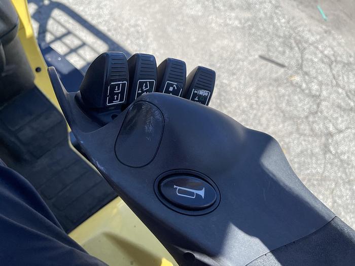 Used 12,000 POUND HYSTER ROLL CLAMP FORKLIFT W/ 60" CASCADE CLAMP 2,100 HOURS