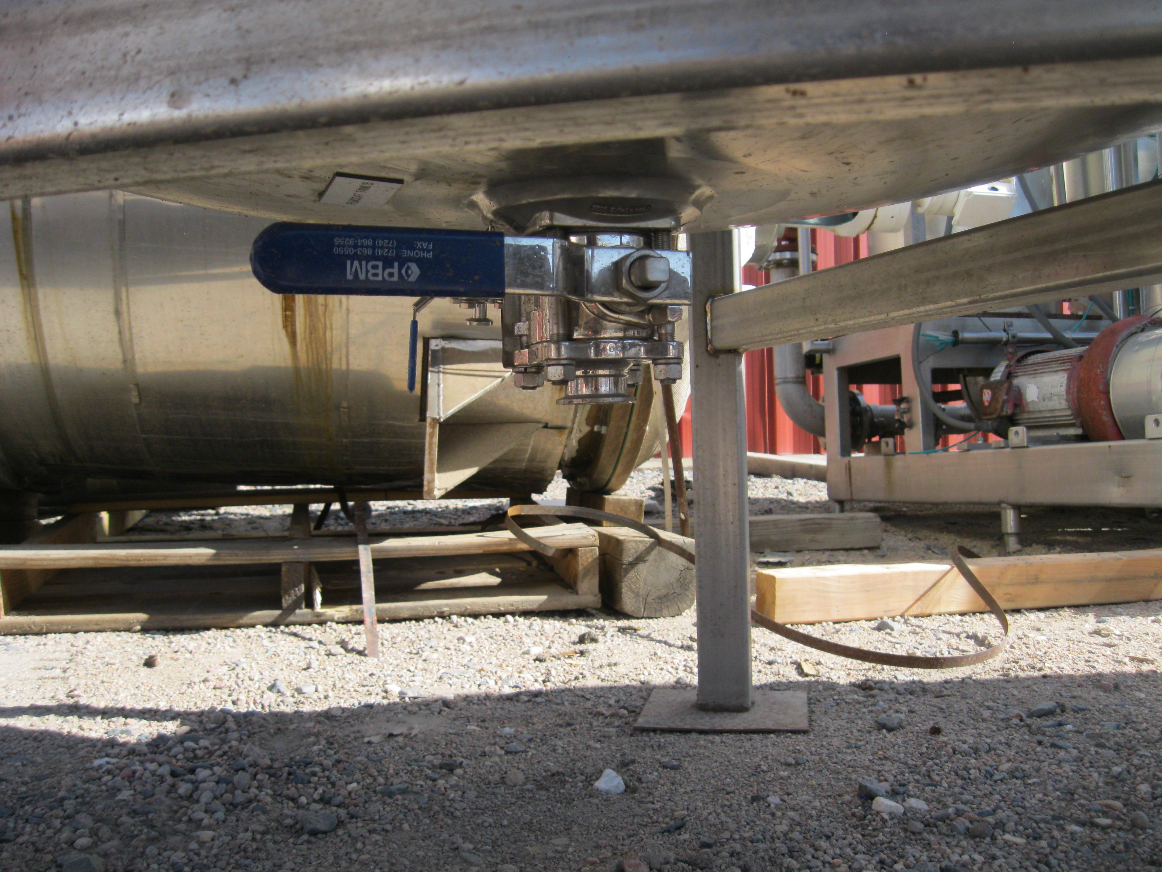 Refurbished 500 GALLON PRESSURE/VACUUM MIX TANK