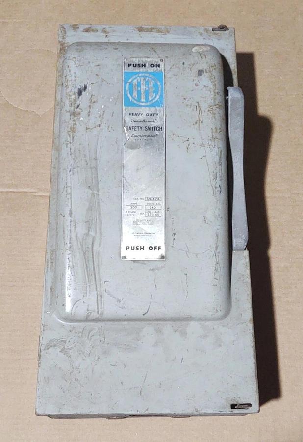 Used Siemens ITE SN424, 200 Amp, 240 Volt, 3P4W, Fusible Disconnect Safety Switch
