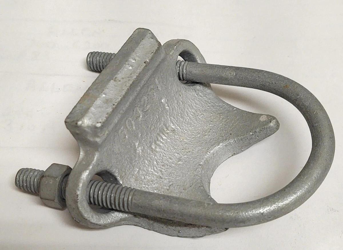 🔥 New (6 PCS) Conduit Clamp, 1-1/2", Malleable Iron, Right Angle 503251
