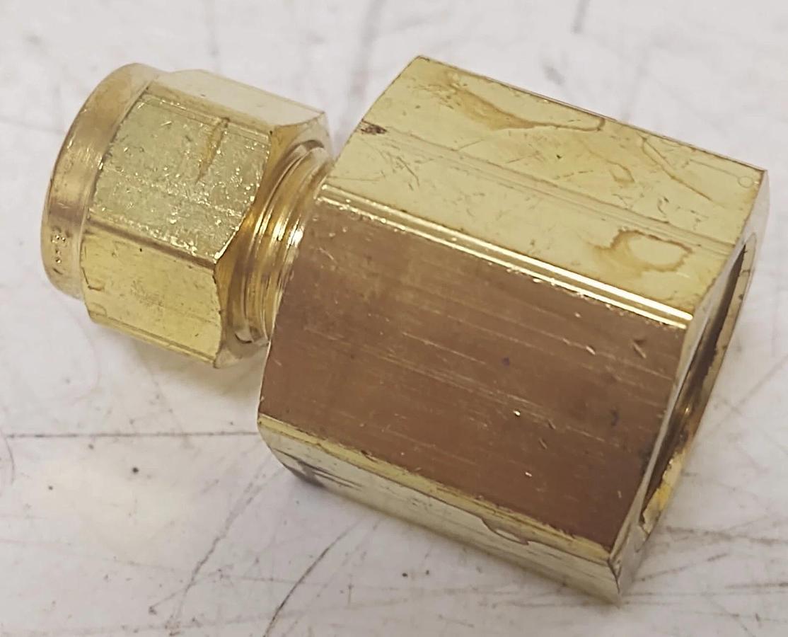 🔥15 NIB Parker 6FSC8N-B, A-LOK, 1/2" FNPT, Brass, 3/8'' Compression Tube