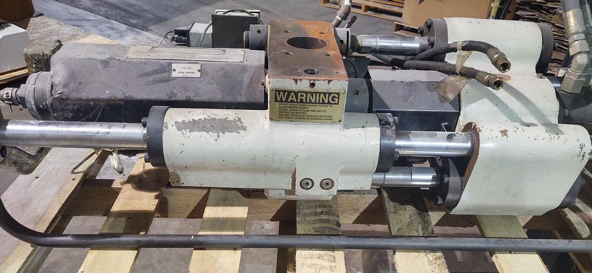 Used CINCINNATI MILACRON INJECTION UNIT Fits VST 33 TON MOLDING MACHINE 1.29