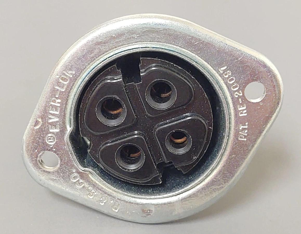🔥 RUSELLSTOLL FEEDRAIL 8944, Receptacle Socket 4 Prong F13104C Plug Core Van