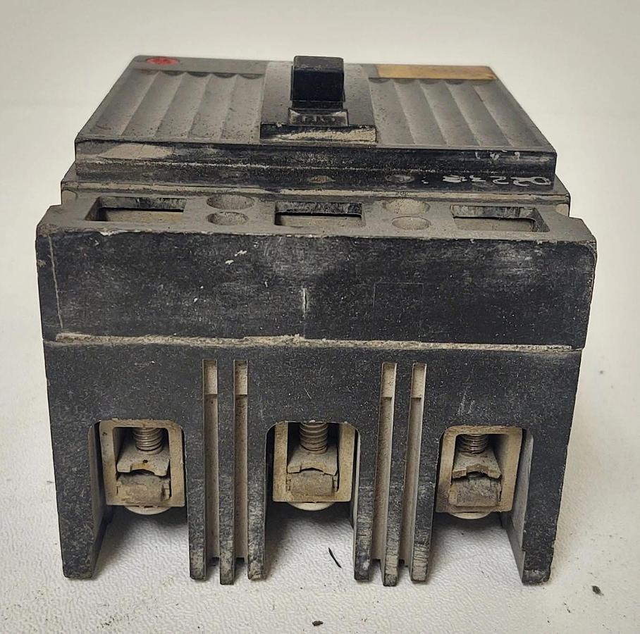 Used 🔥GE Molded Case Circuit Breaker, 20A, 3 Pole