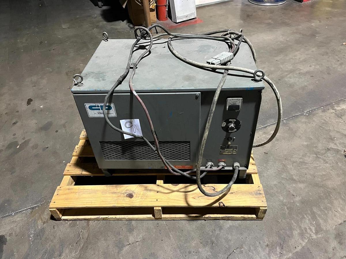 Used Forklift Battery Charger C & D ER18HH115G 36 Volt 18-Cell 208/240/480 3 phase