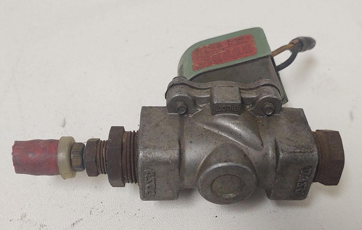 Used 🔥ASCO RED HAT 8215C30 SOLENOID VALVE 3/4 PIPE  120V 50 PSI