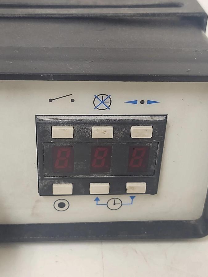Used 🔥 EFD Nordson Company 7040 Spray Valve Mate Controller