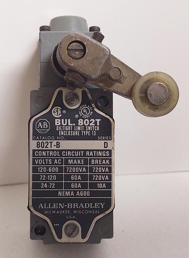 Used Allen-Bradley Oil Tight Limit Switch 802T-B D Right Hand Rotating Arm Roller