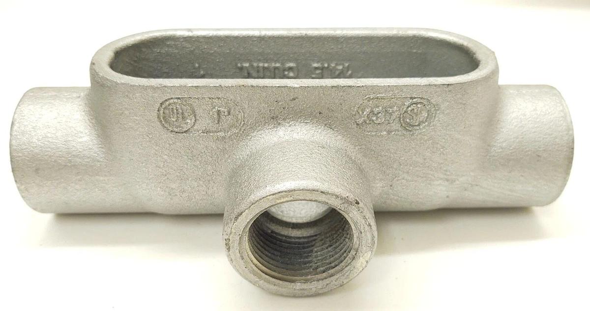 (2 NIB) Crouse-Hinds X37, Rigid Conduit Outlet Body, 1 NPT, Form 7, Explosion