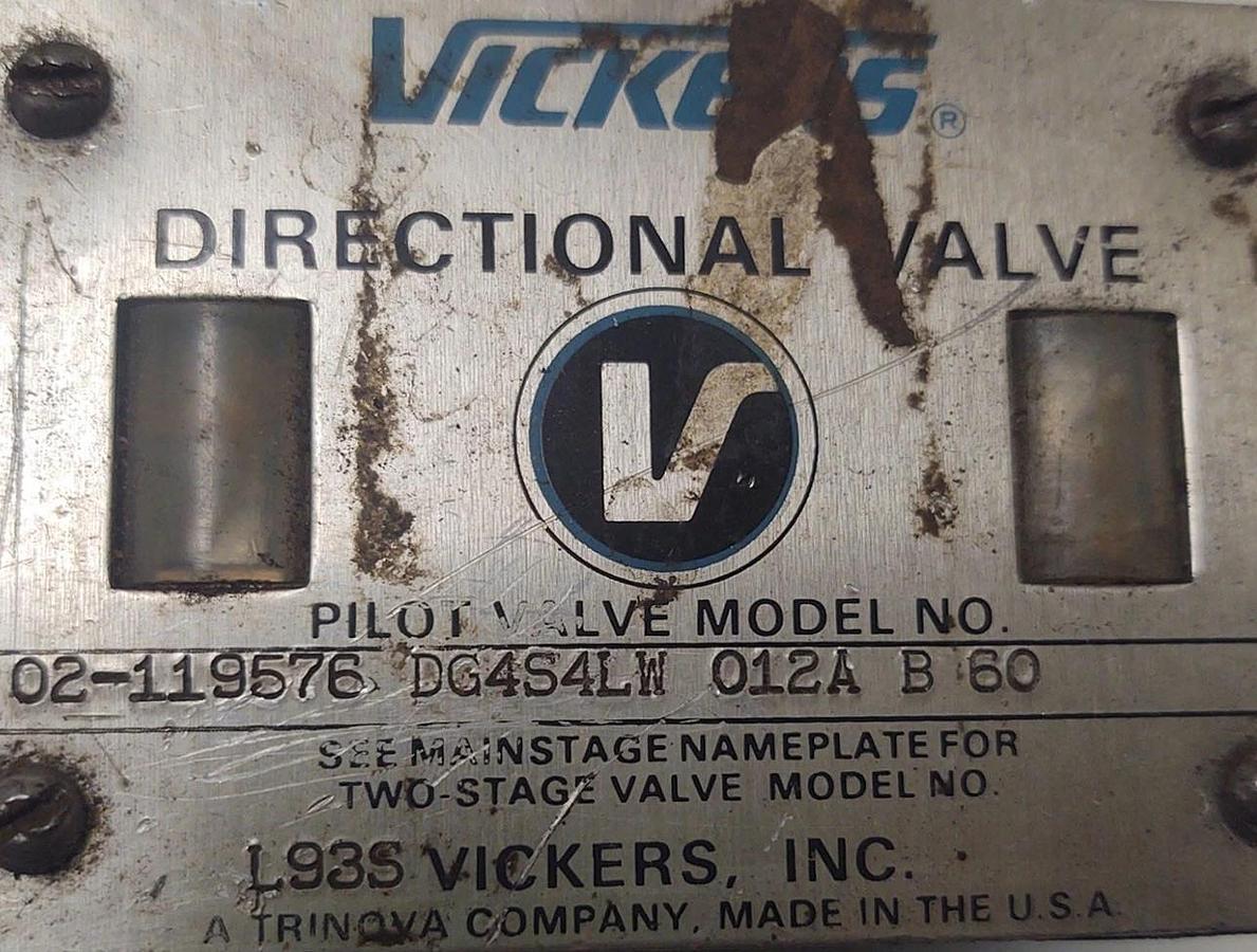 Used 🔥Vickers 02-119576 DG4S4LW 012A B 60 Directional Pilot Valve 110/120V 868982