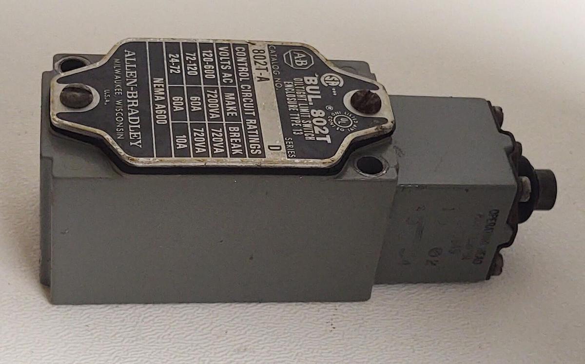 Used Allen-Bradley Oil Tight Limit Switch 802T-B D Punger Head Straight