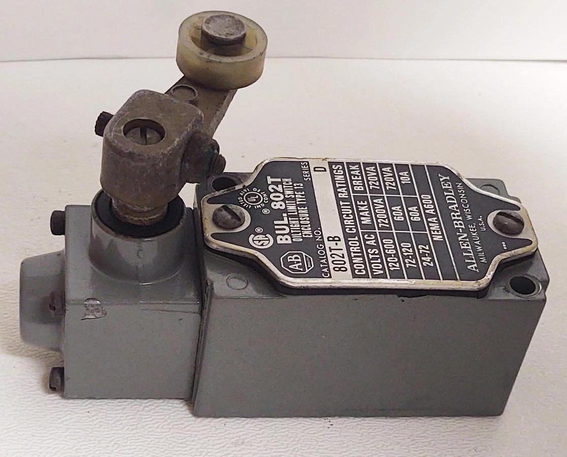 Used Allen-Bradley Oil Tight Limit Switch 802T-B D Right Hand Rotating Arm Roller