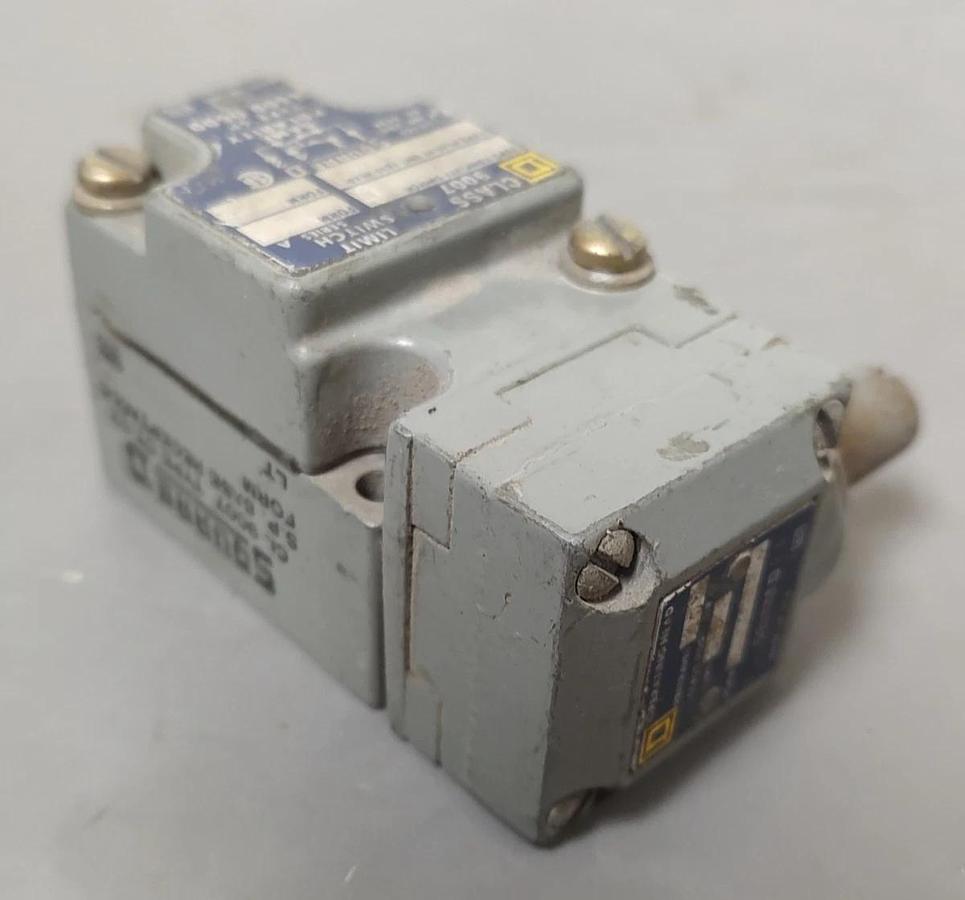 Used 🔥Square D Heavy Duty Limit Switch 9007 C52B2 Type C052 A600 10° Travel