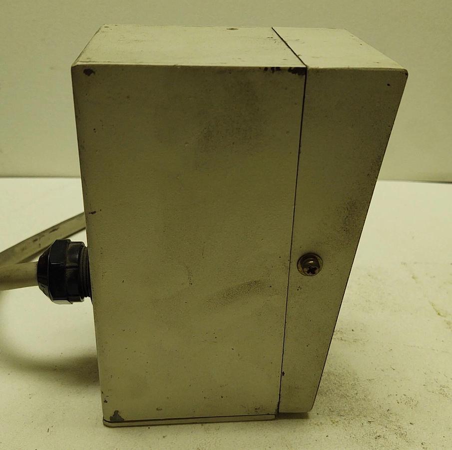 Used MATSUSHITA ELECTRIC WORKS TH141 HOUR METER 100VAC 50/60 Hz  with Enclosure