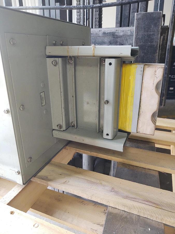 Used 🔥 Siemens ITE 1600 Amp 600V R316ABG Busway End Tap Box 3P 3W Busway
