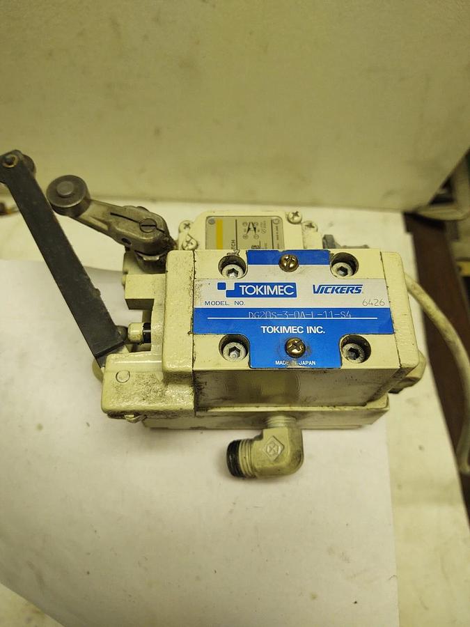 Used Omron WLCA2 Tokimec D4NS-4AF D4NS4AF Mitsubishi MJ Safety Interlock Door Switch