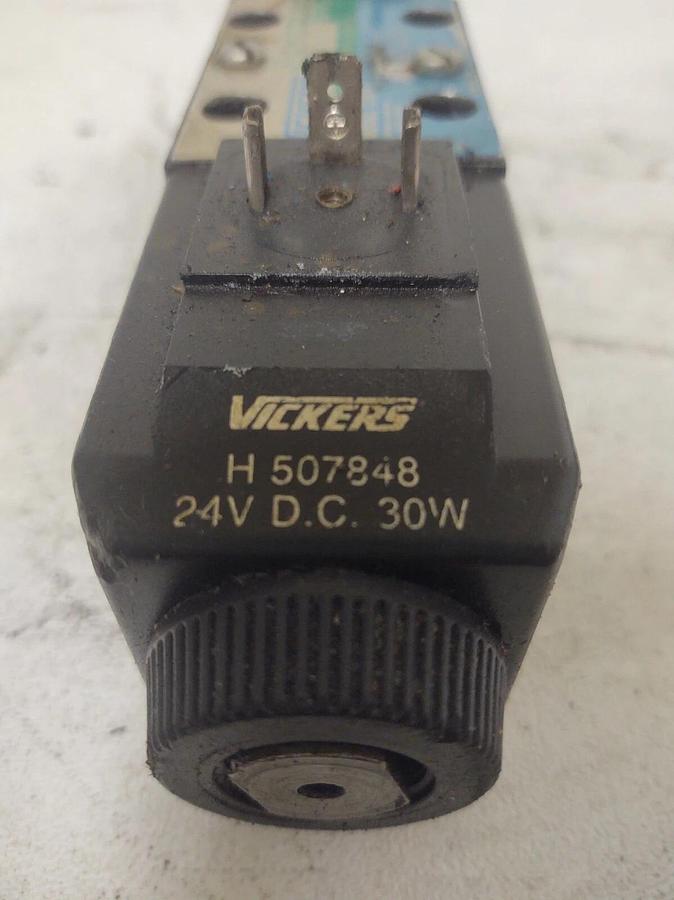 Used 🔥DG4V-3S-CC-M-U-H5-60 Eaton Vickers Hydraulic Solenoid Valve 24V Coils
