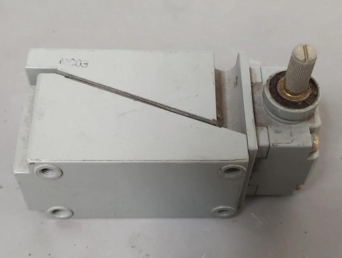 Used đŸ”¥Allen Bradley 802T-AP Oiltight Limit Switch