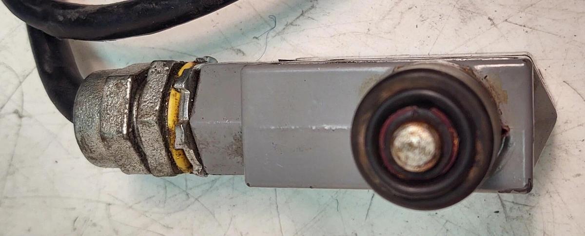 Used Honeywell Micro Switch Bze6-2Rn Limit Switch, Plunger, TESTED with 5ft cord