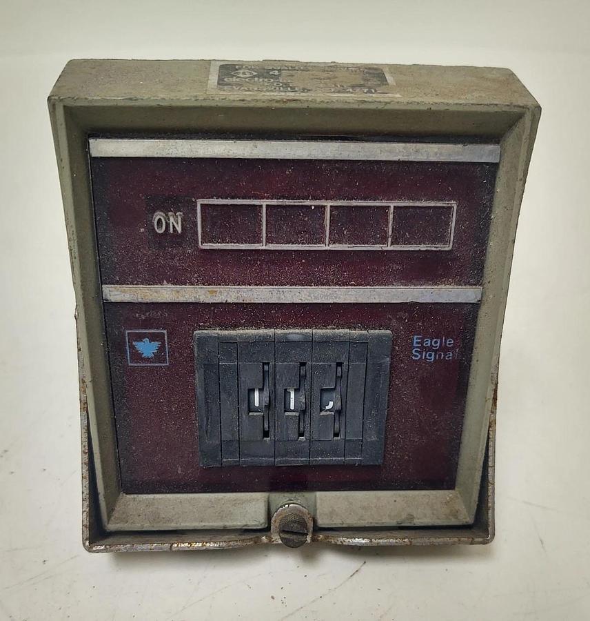 Used 🔥TESTED - Eagle Signal CD301A6 Reset Timer Cycle-Flex 120VAC