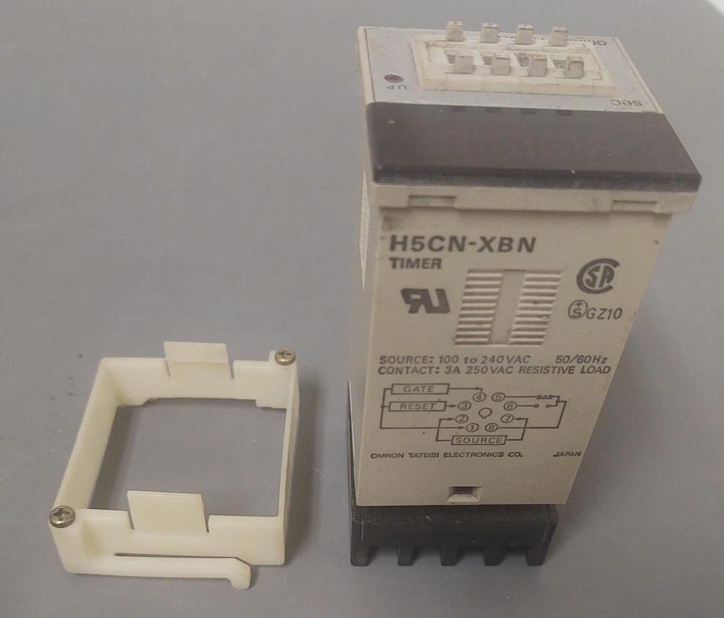 Used 🔥Omron H5CN-XBN Timer 8 PIN 100-240VAC with Base and Panel Mounting