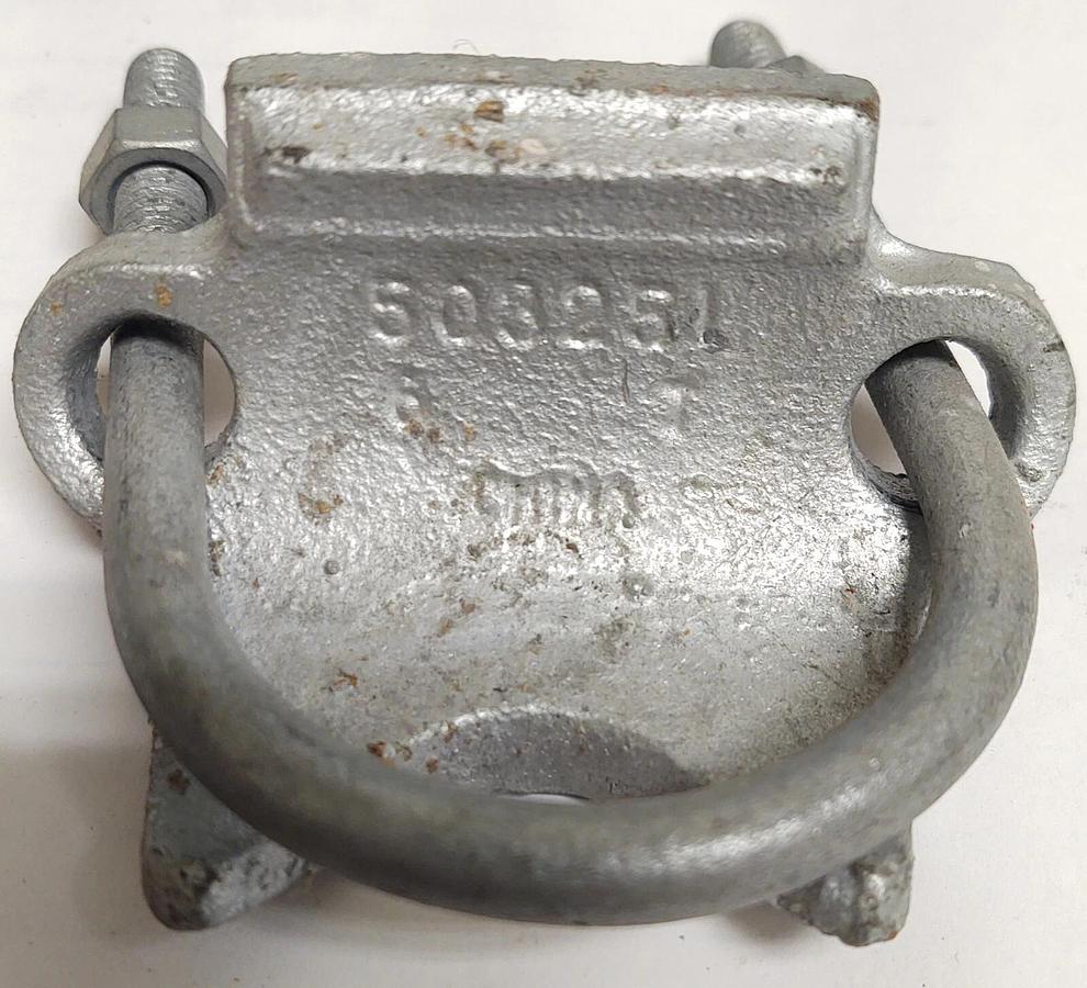 🔥 New (6 PCS) Conduit Clamp, 1-1/2", Malleable Iron, Right Angle 503251