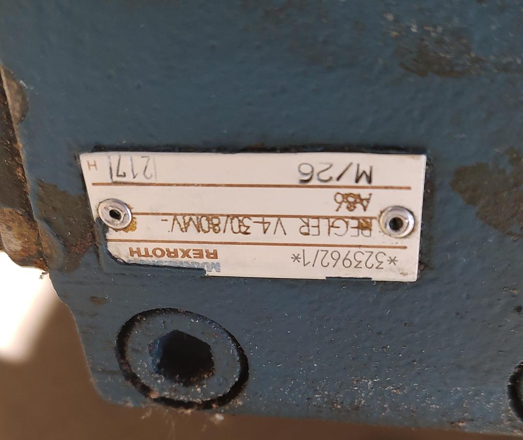 Used Rexroth Hydraulic Pump 1PV2V4-33/80RE16 1PV2V4-33/80RE16