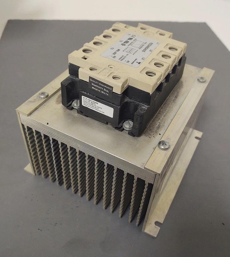 Used 🔥 Carlo Gavazzi RZ3A60A55 Solid State Relay 600VAC / 55A With Heat Sink