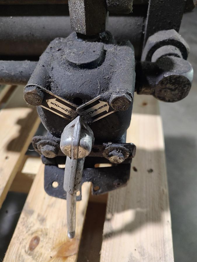 Used 4-1/2" Hydraulic Screen Changer for Extruder