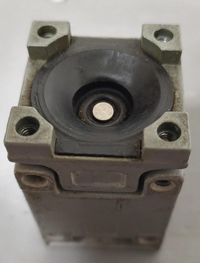 Used 🔥Square D Heavy Duty Limit Switch 9007 C52B2 Type C052 A600 Q600