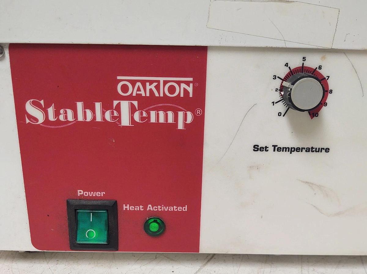 Used Oakton StableTemp 9071209 Gravity Convection Oven 05015-51 104°f-392°f 115VAC