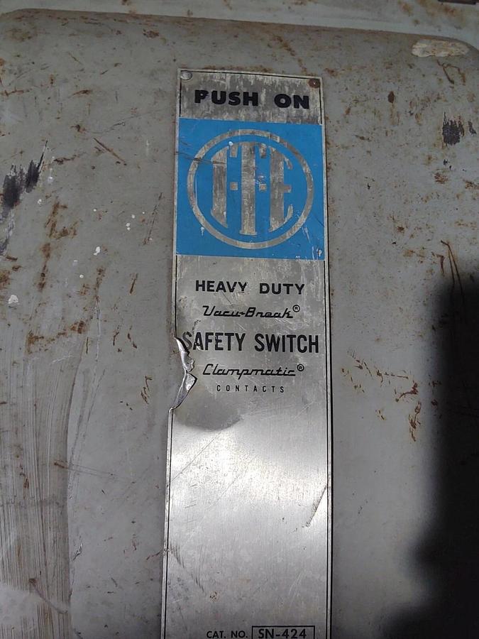 Used Siemens ITE SN424, 200 Amp, 240 Volt, 3P4W, Fusible Disconnect Safety Switch