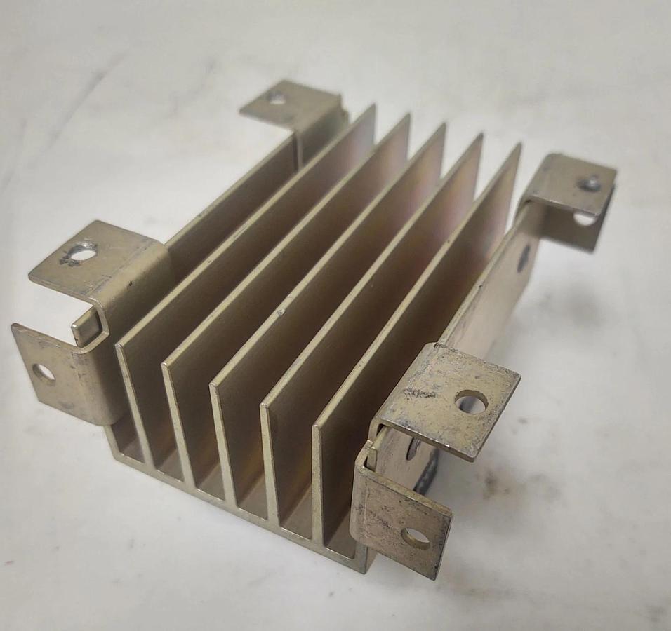 Used 🔥CRYDOM A4825 SOLID STATE RELAY 480VAC 25A with HEATSINK