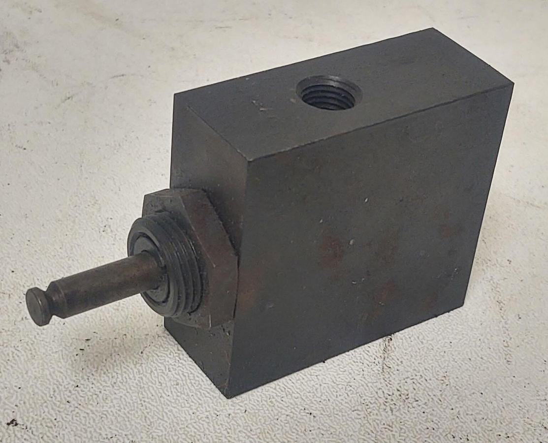 Used 🔥Parker GT400S 4CLG Hydraulic Gauge Isolator Valve 1/4 NPT, Manual Push Test