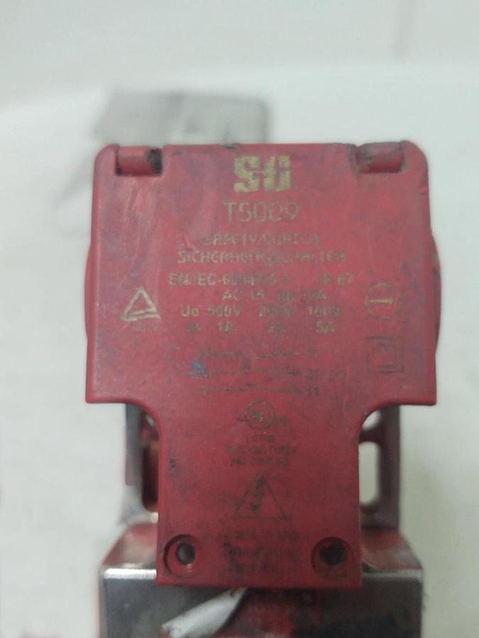 Used 🔥Omron STI Interlocking Safety Switch T5009 USED Still Works