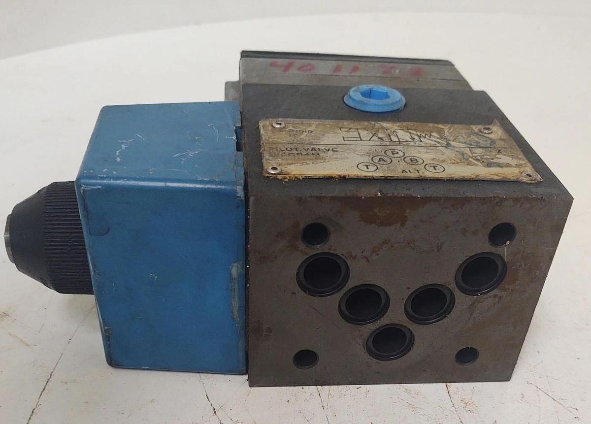 Used 🔥Vickers 02-119576 DG4S4LW 012A B 60 Directional Pilot Valve 110/120V 868982