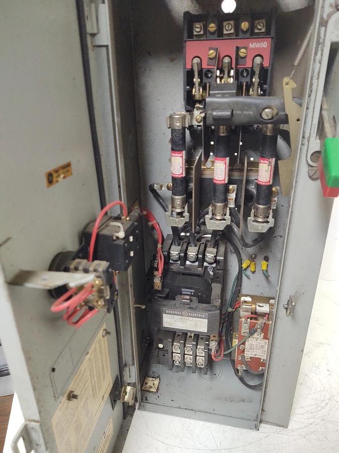 Used 🔥 GE Motor Starter Size 2, Nema 2, 600 V Fused Disconnect 30A Fuses 120V Coil