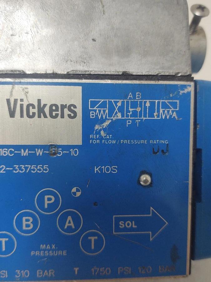 Used 🔥 Eaton Vickers DG4V4-016C-M-W-B5-10 240V Coils 4500PSI Solenoid Valve
